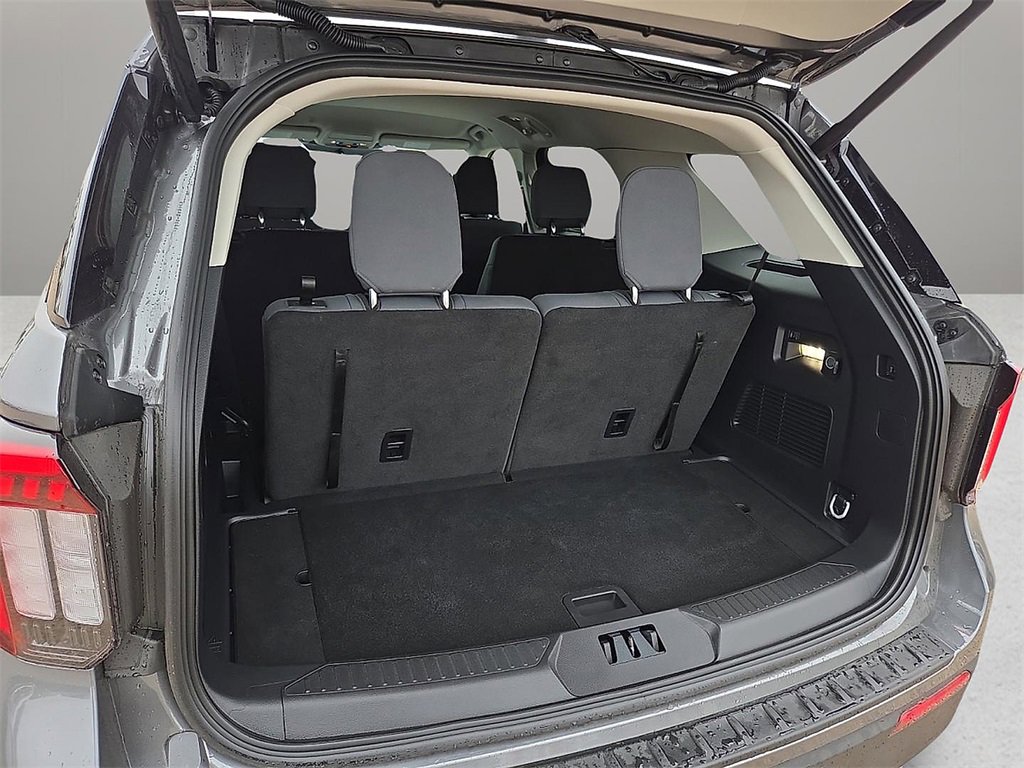 New 2025 Ford Explorer Active image 8