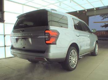 Used 2024 Ford Expedition Limited image 4