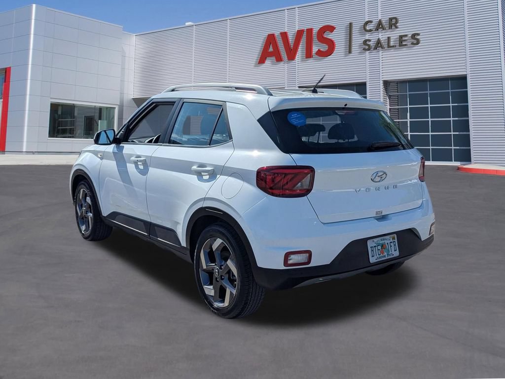 Used 2025 Hyundai Venue SEL FWD image 9
