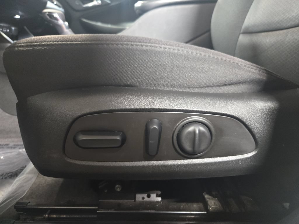 Used 2023 Chevrolet Malibu LT FWD image 29