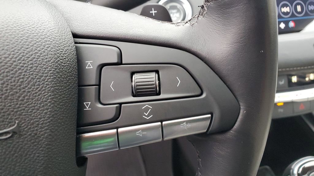 Certified 2023 Cadillac XT4 Luxury image 27