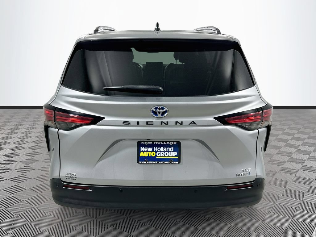 Certified 2022 Toyota Sienna XLE w/ XLE Plus Package AWD/4WD image 6