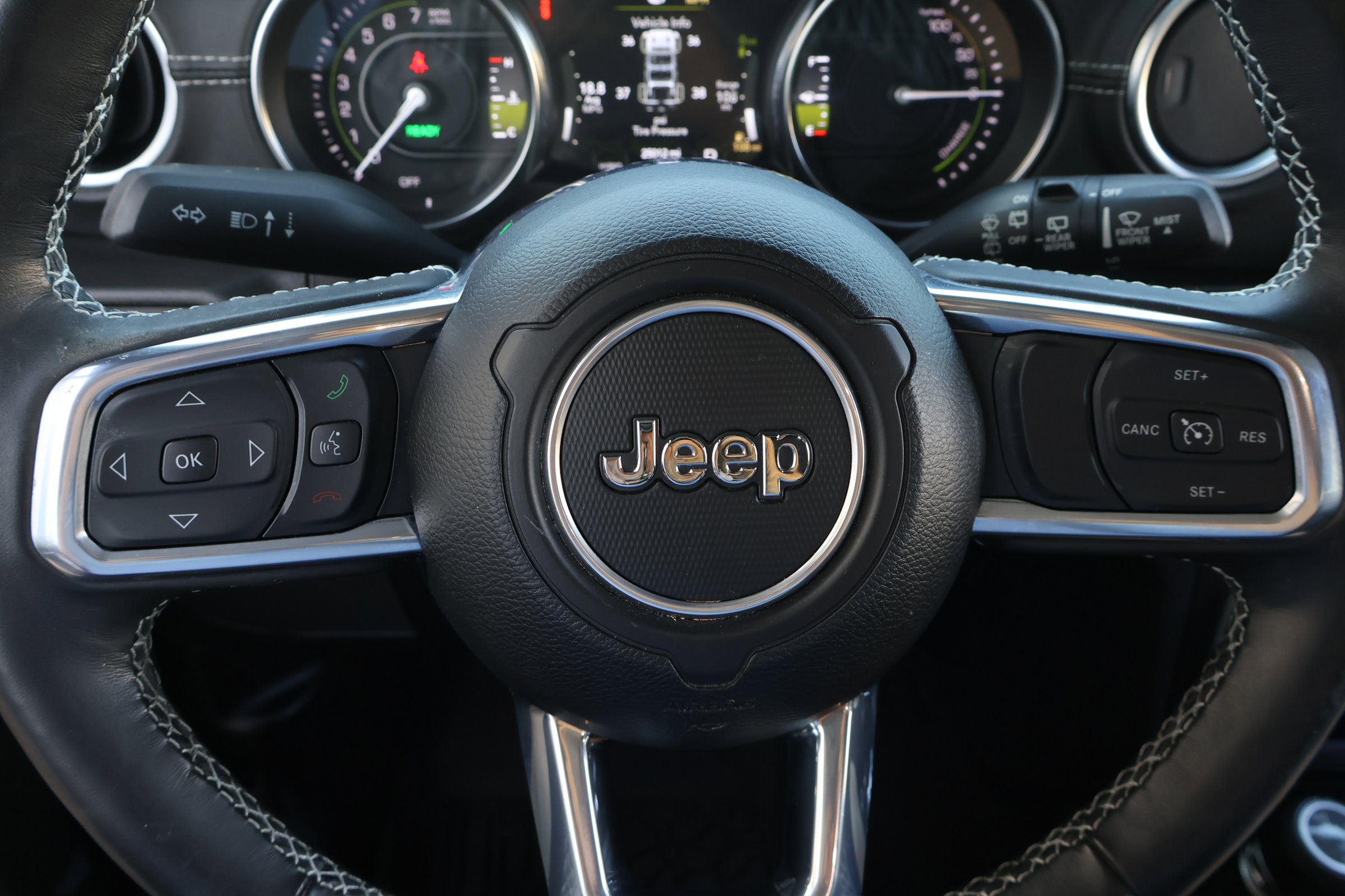 Used 2023 Jeep Wrangler Sahara w/ Cold Weather Group image 23