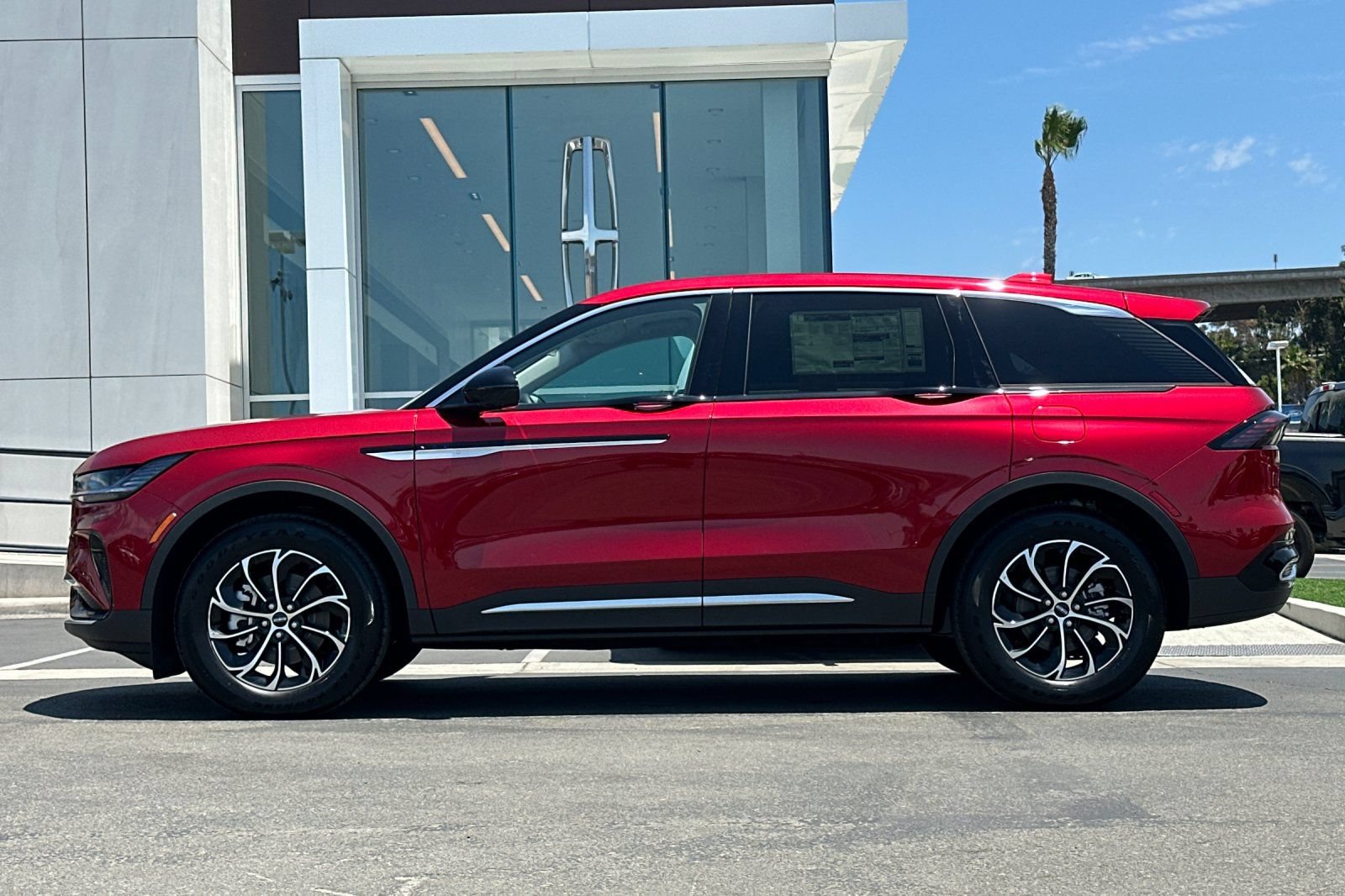 New 2026 Lincoln Nautilus Premier AWD/4WD image 6