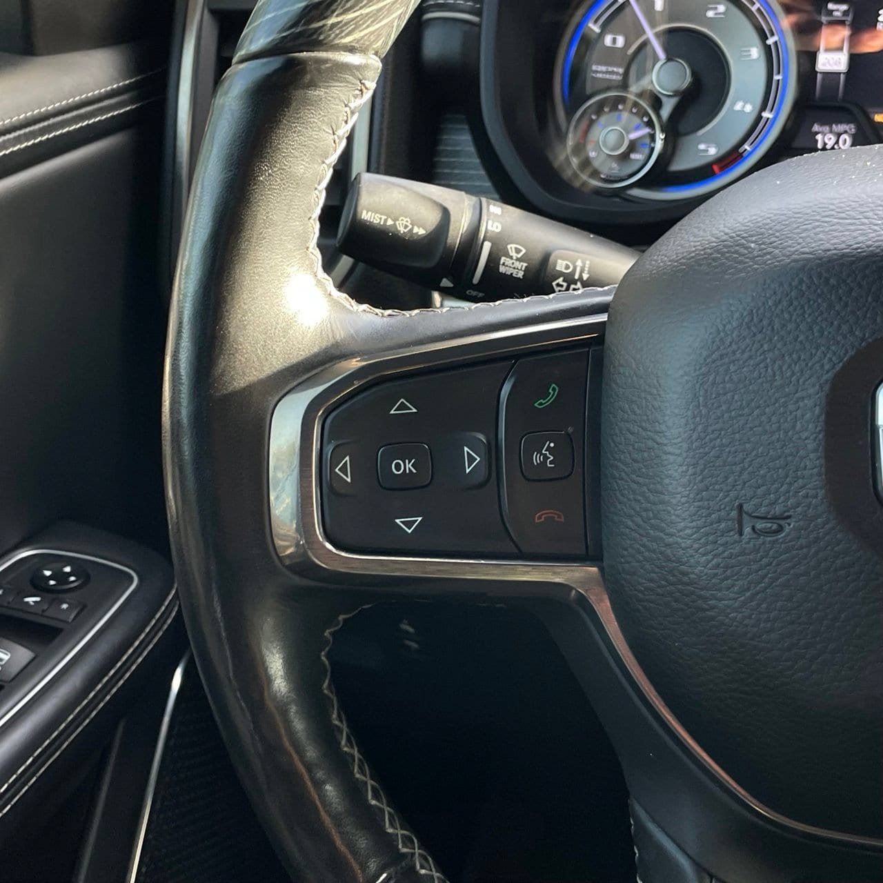 Used 2020 RAM 1500 Limited w/ Body Color Bumper Group RWD image 13