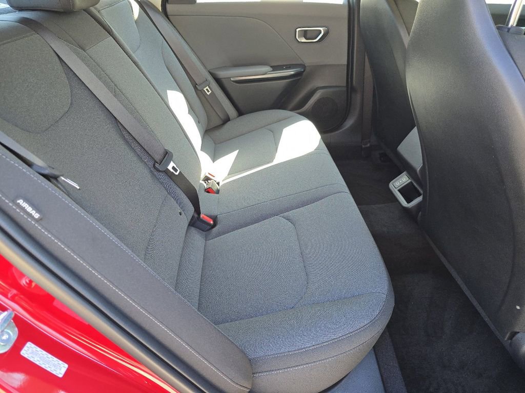 Used 2025 Kia K4 LXS image 16