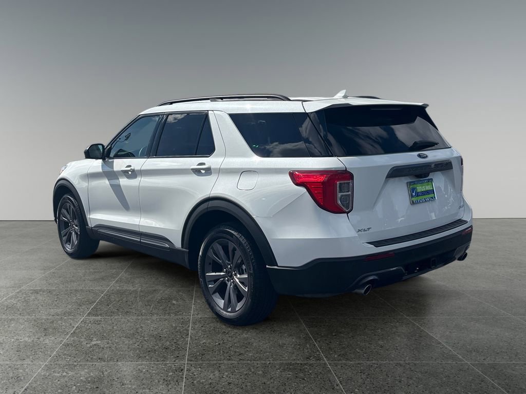 Used 2023 Ford Explorer XLT w/ Equipment Group 202A AWD/4WD image 6