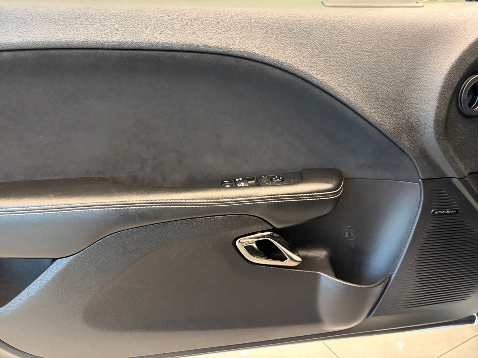 Used 2019 Dodge Challenger SRT Hellcat w/ Plus Package RWD image 14