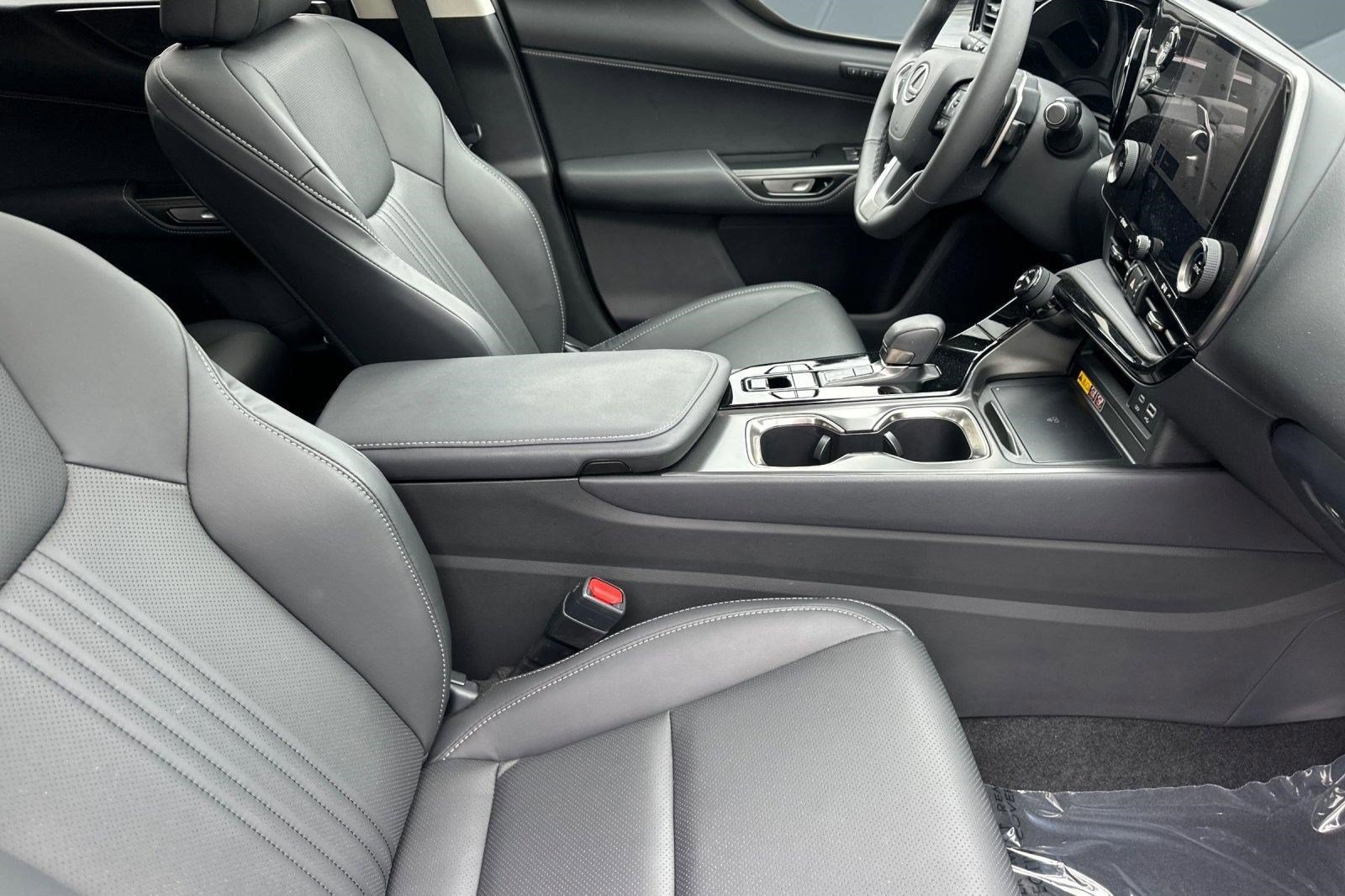 Certified 2026 Lexus NX 350 AWD w/ Accessory Package (Z1) image 31