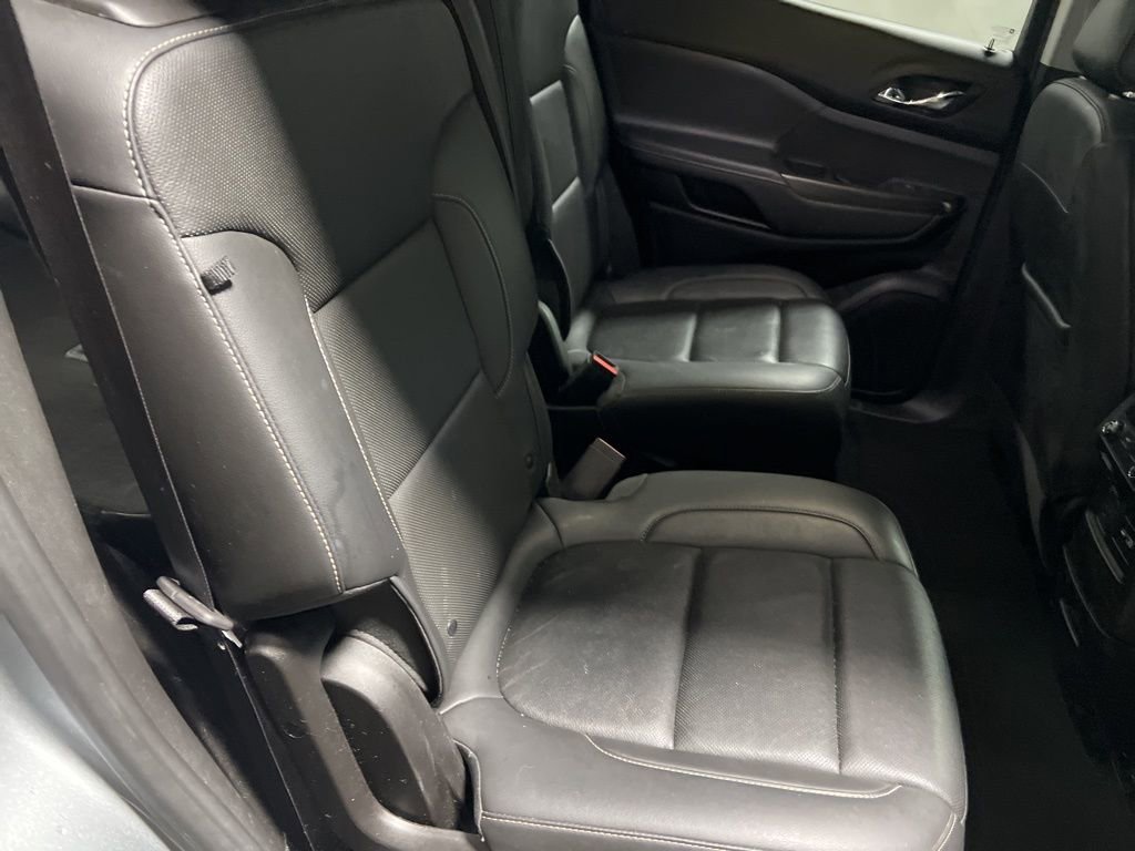 Used 2023 GMC Acadia SLT image 15
