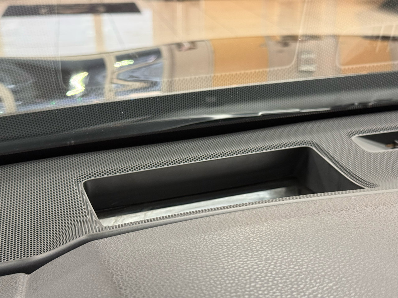 Used 2019 Toyota Avalon Touring w/ Advanced Safety Package image 16