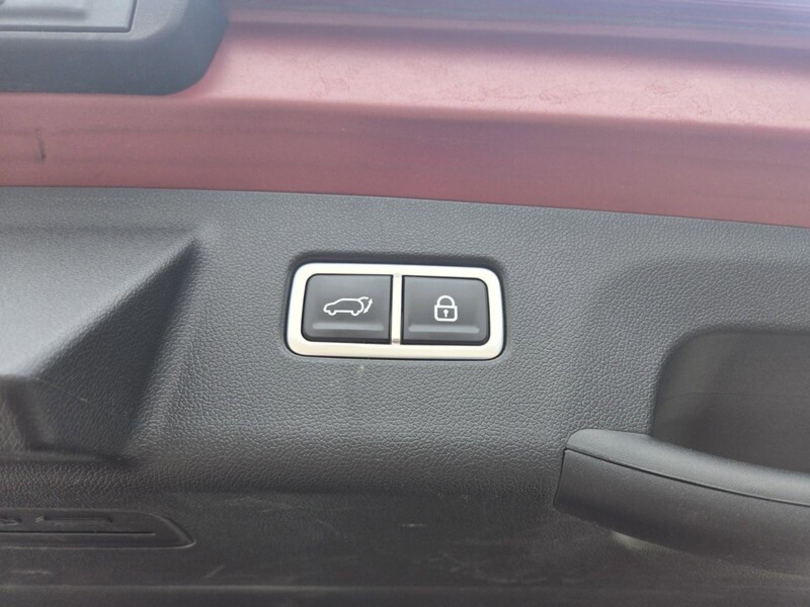 Used 2023 Kia Sorento SX image 8