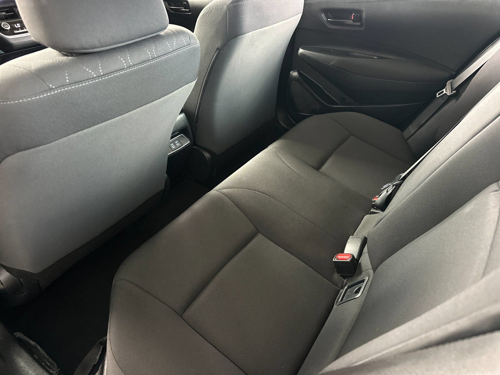 Used 2025 Toyota Corolla LE FWD image 11