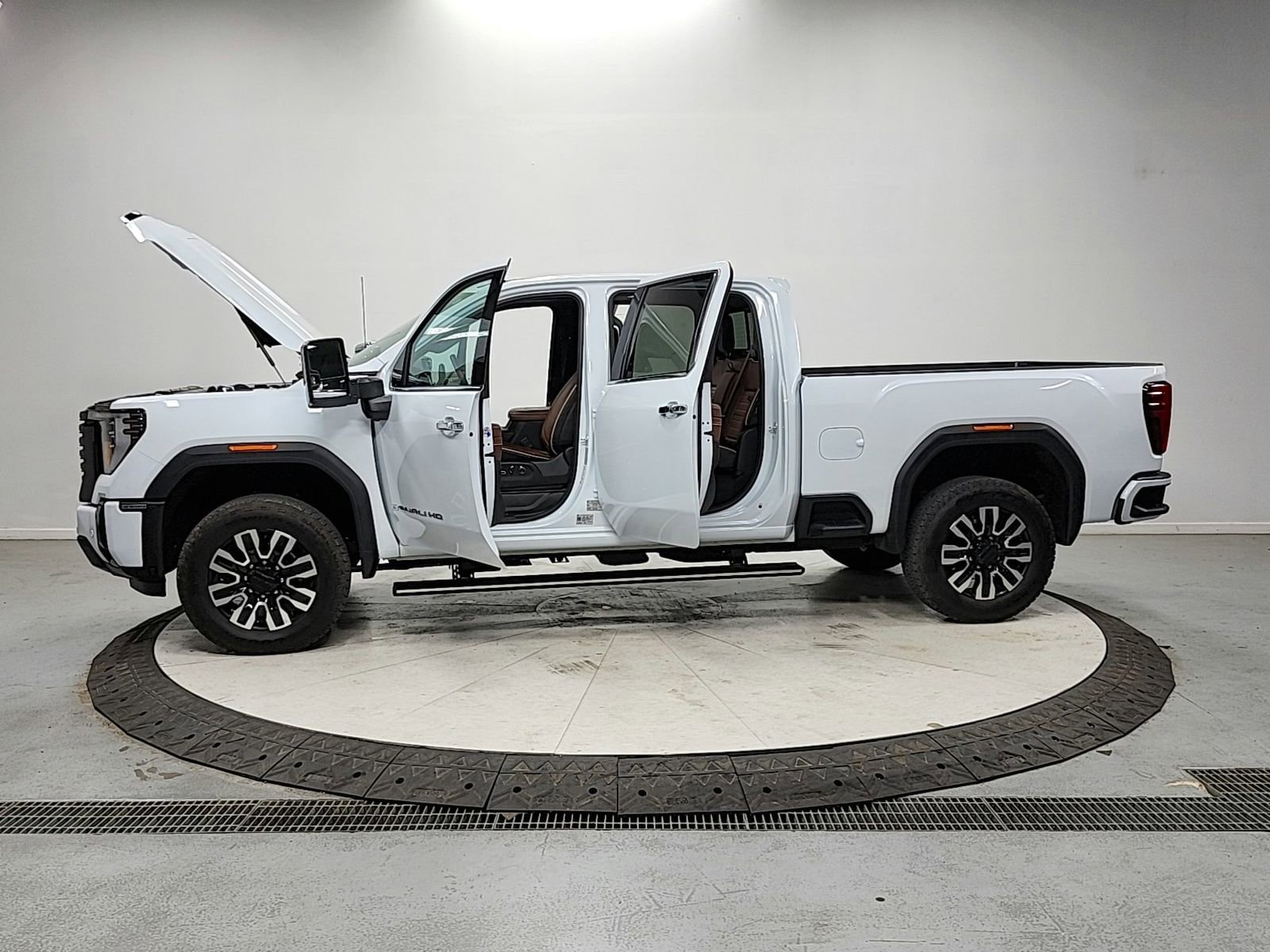 Used 2026 GMC Sierra 2500 Denali Ultimate image 12