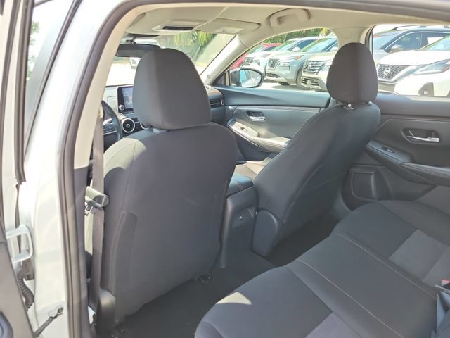 Certified 2025 Nissan Sentra SR FWD image 13