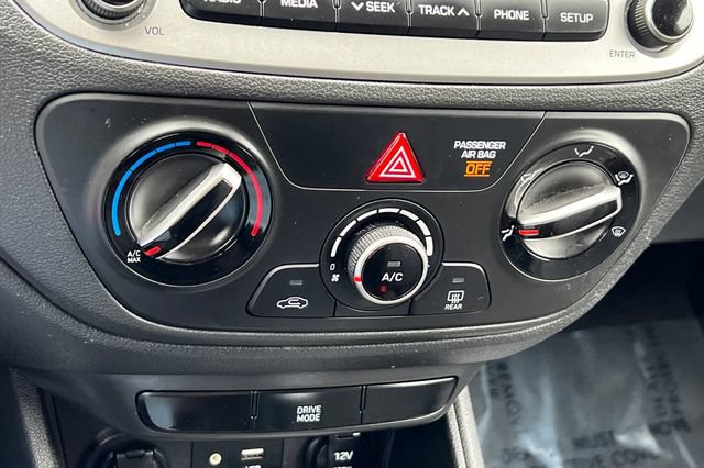 Used 2021 Hyundai Accent SE FWD image 23