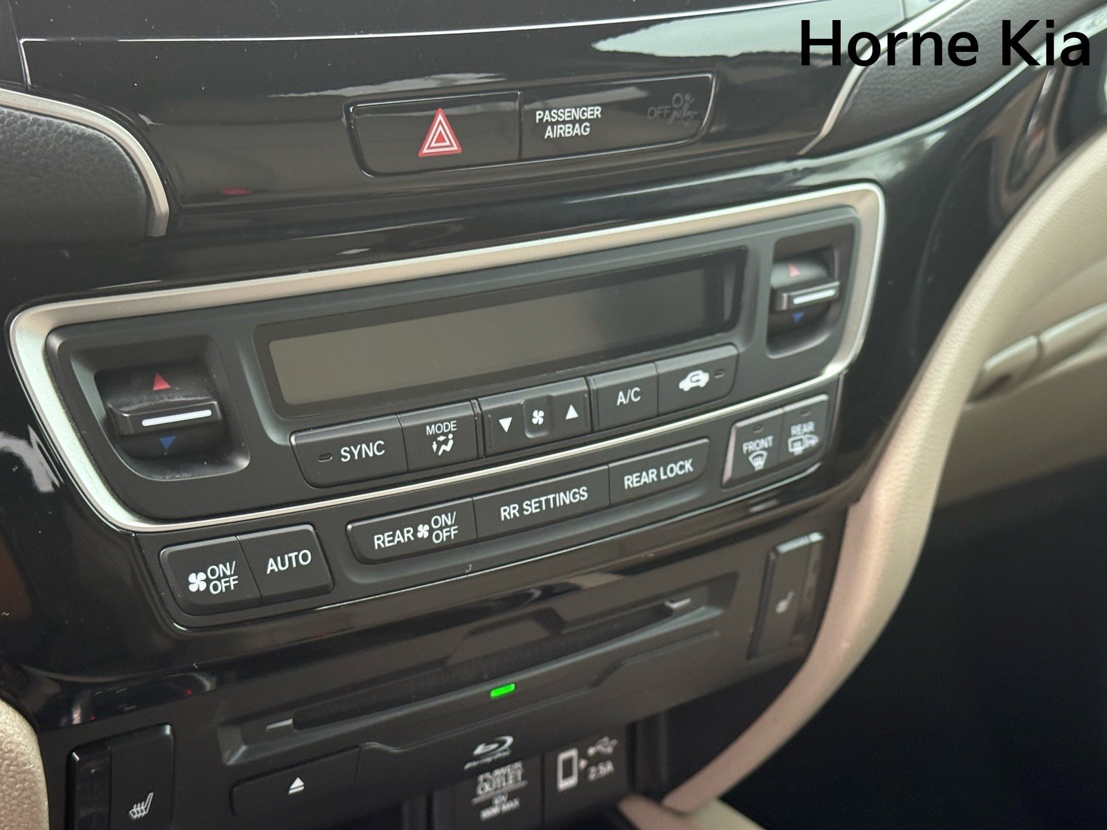 Used 2020 Honda Pilot Touring image 20