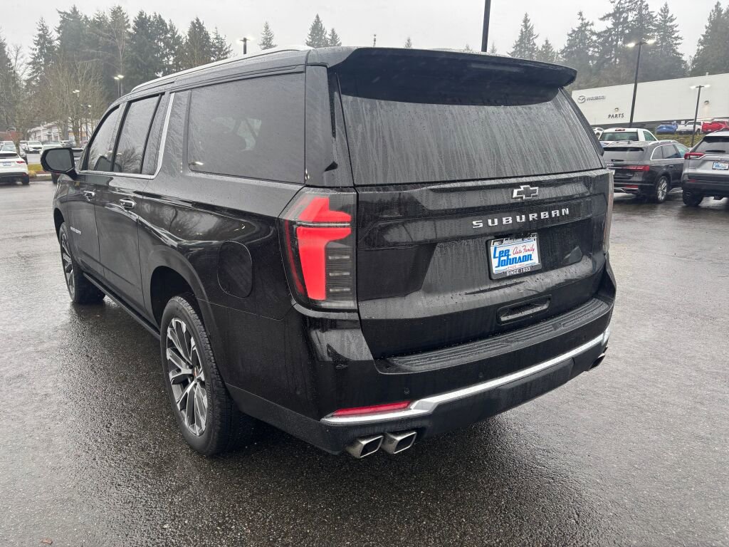 Used 2025 Chevrolet Suburban High Country image 7