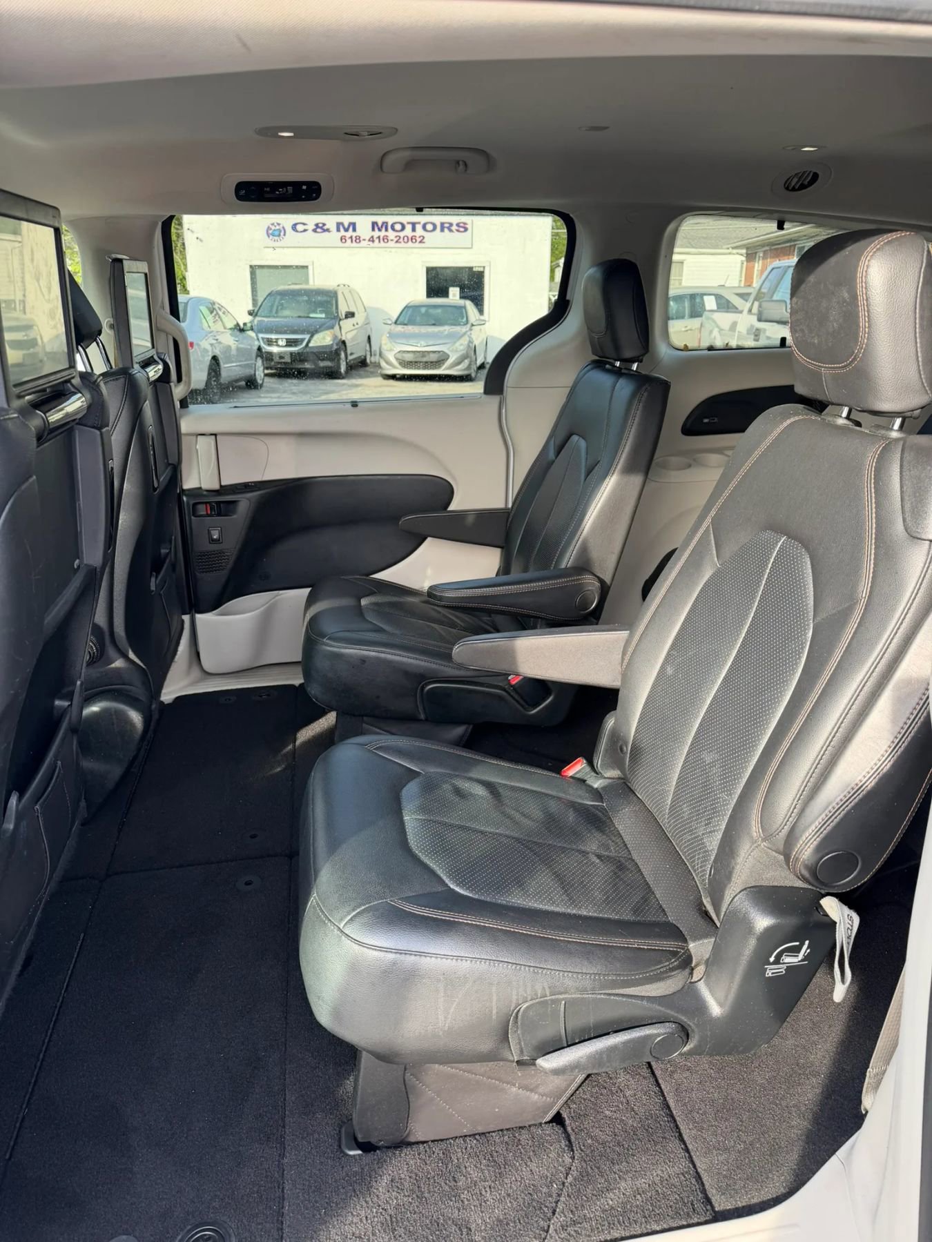 Used 2018 Chrysler Pacifica Touring-L Plus FWD image 18
