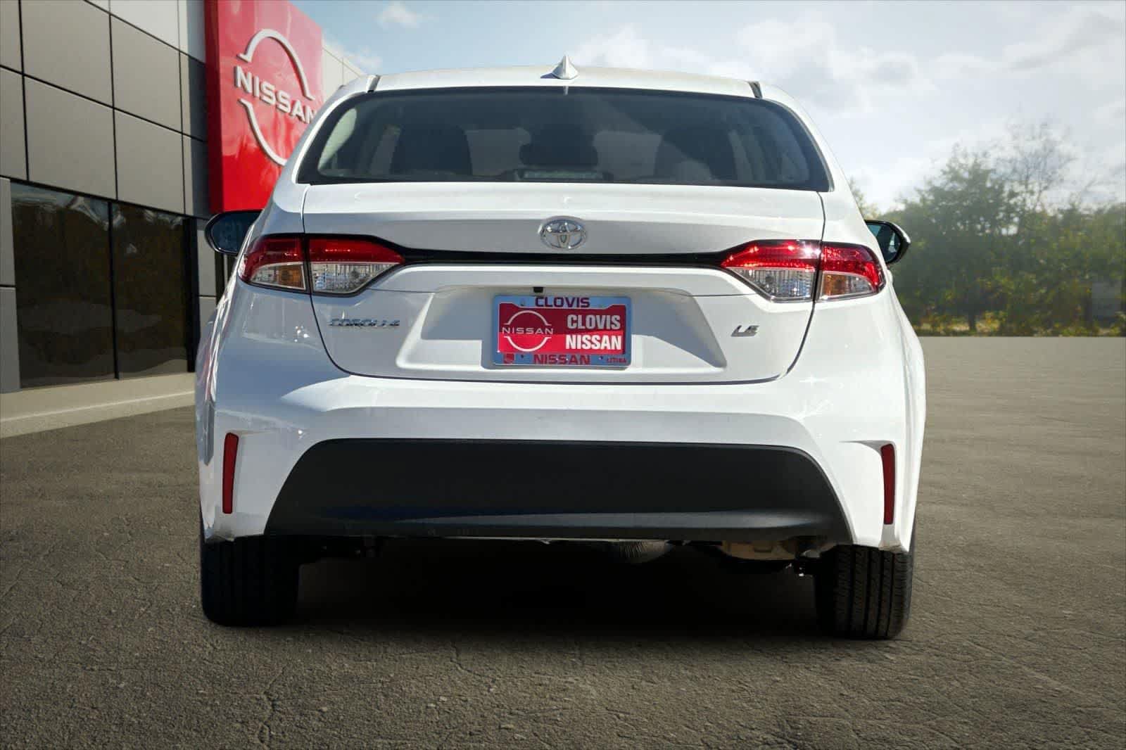 Used 2024 Toyota Corolla LE FWD image 8