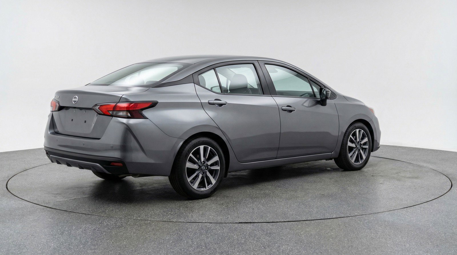 Used 2025 Nissan Versa SV image 9