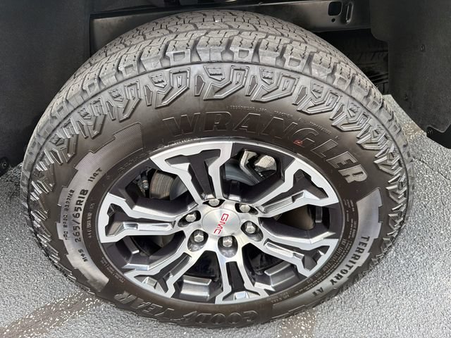 Used 2025 GMC Canyon AT4 w/ Technology Plus Package AWD/4WD image 19