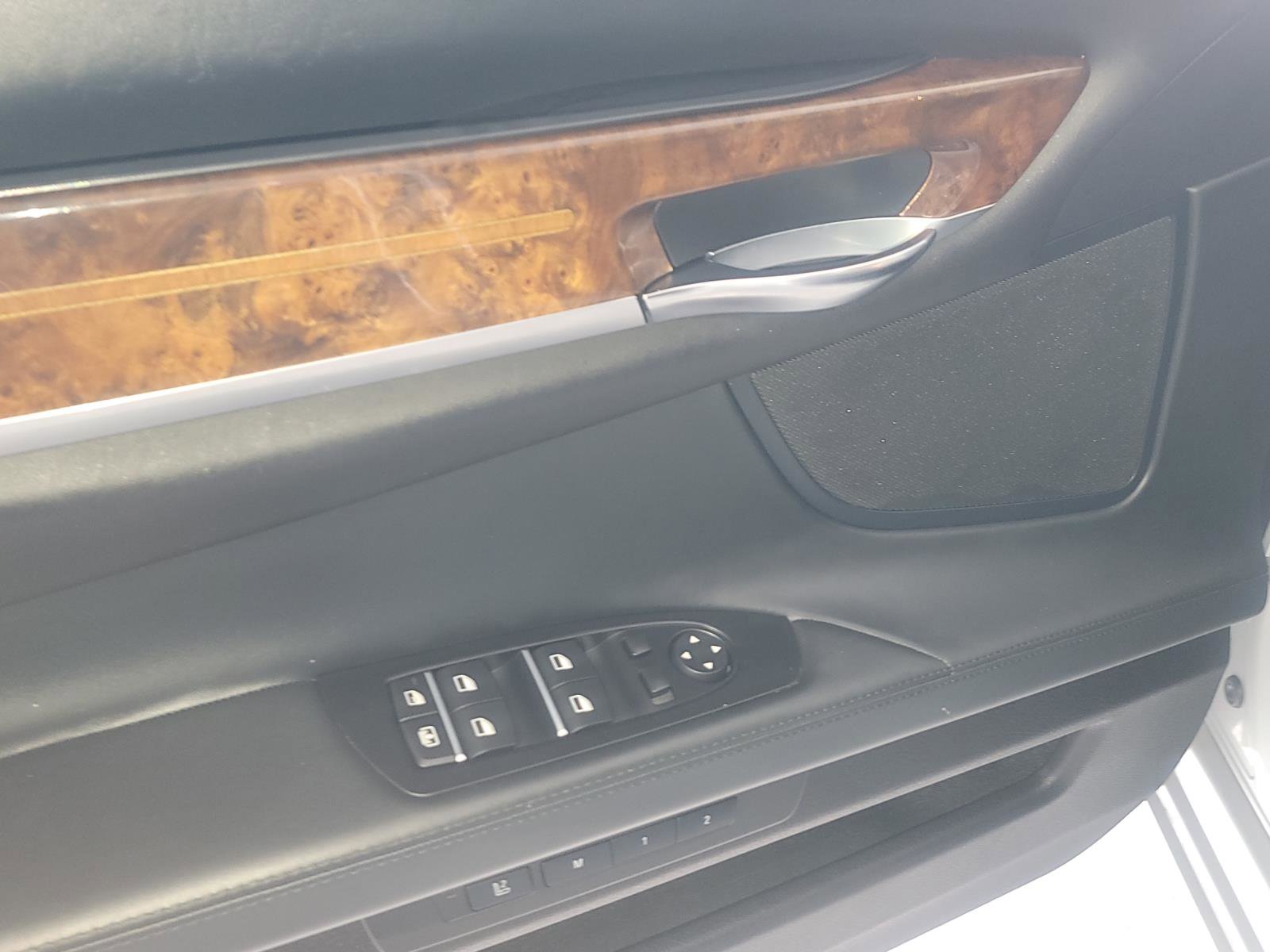 Used 2014 BMW 750Li xDrive AWD/4WD image 7