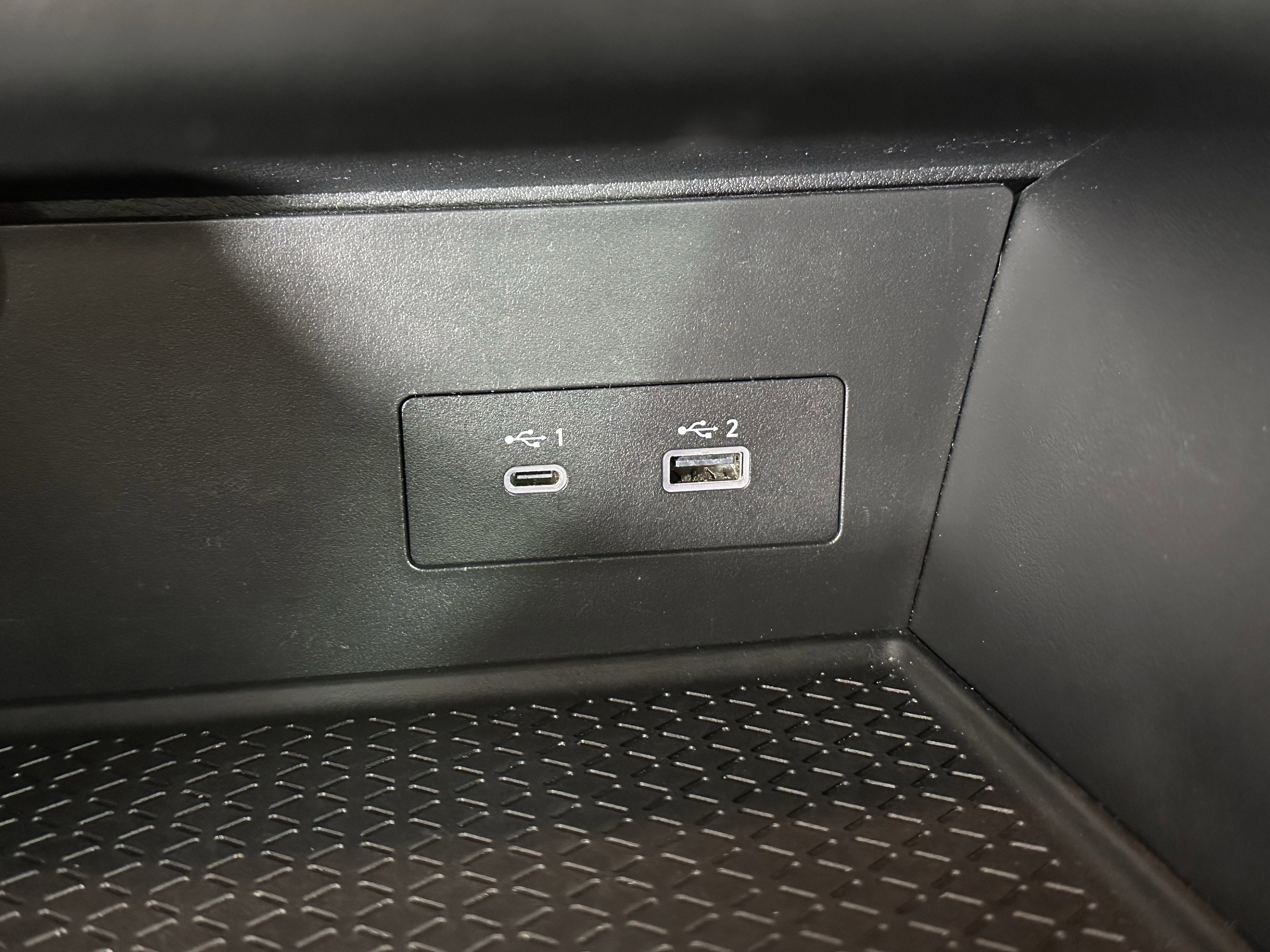 Used 2023 Nissan Pathfinder SV image 25