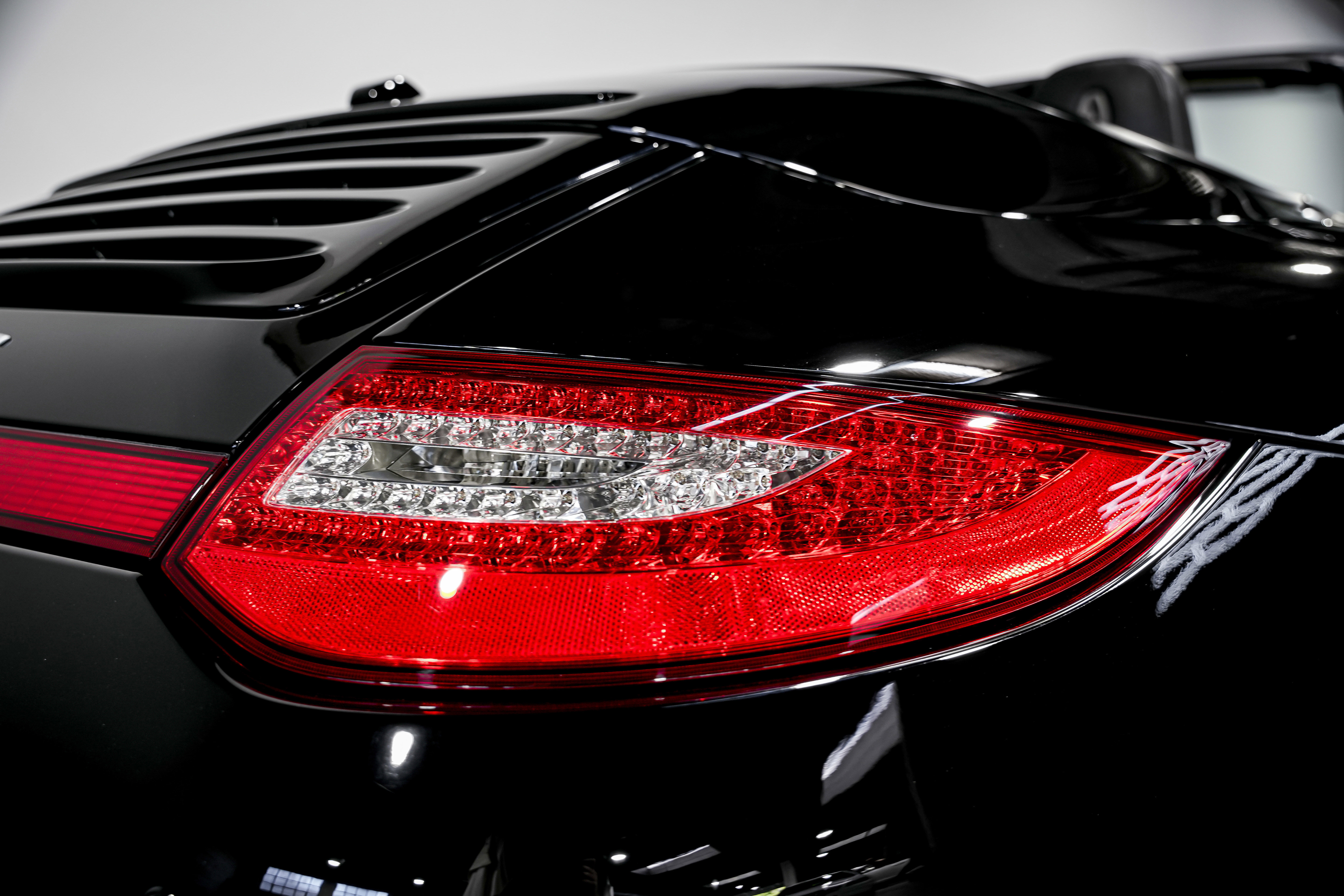 Used 2011 Porsche 911 Carrera 4S image 37