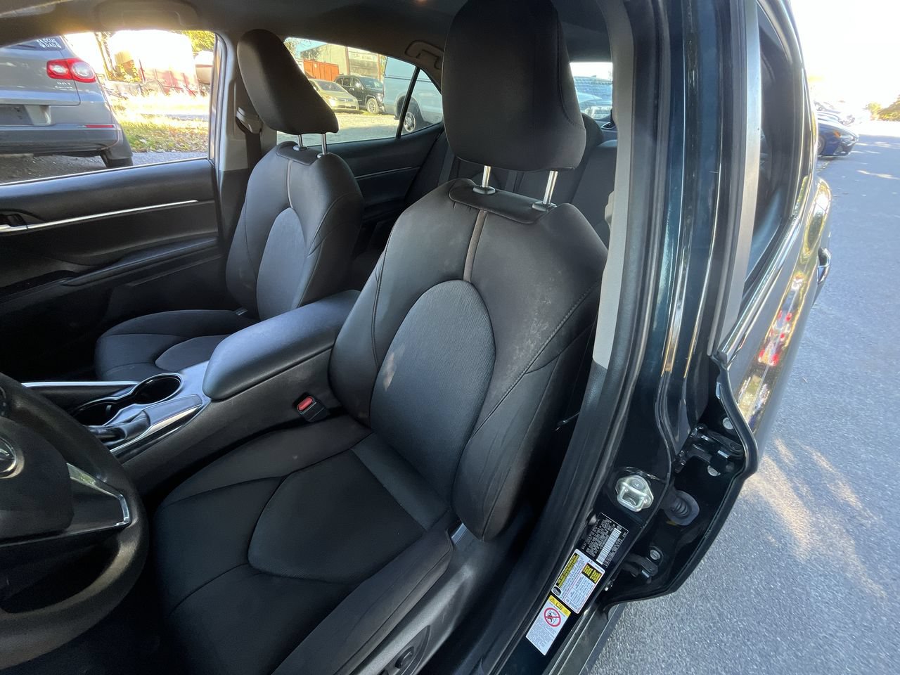 Used 2018 Toyota Camry LE FWD image 5