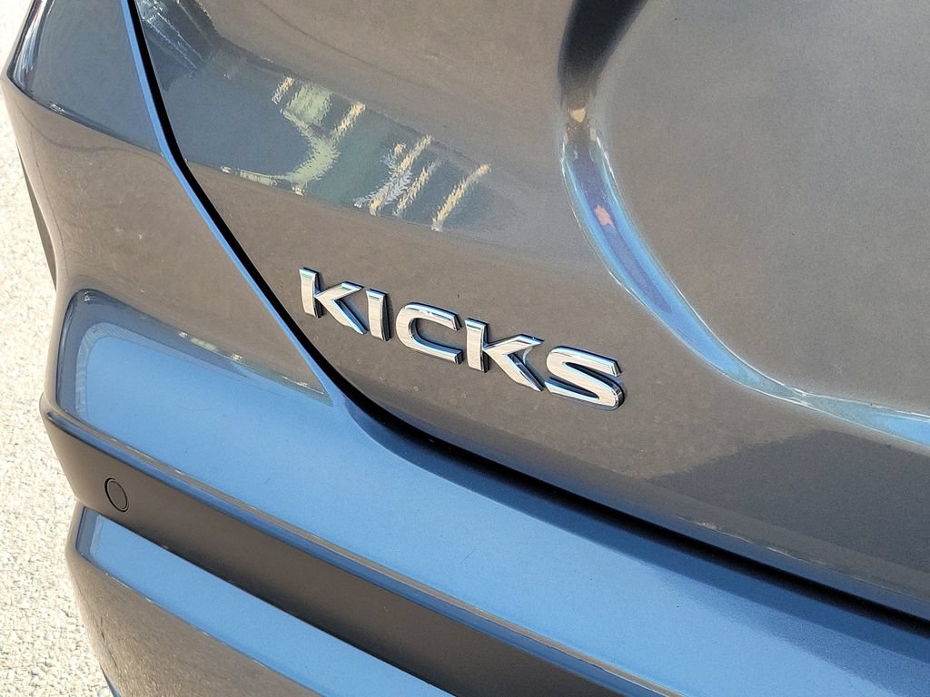 Used 2022 Nissan Kicks SV FWD image 8