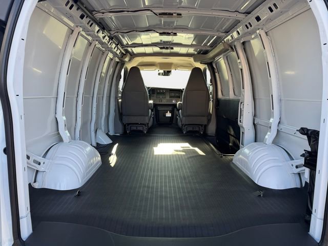 New 2025 Chevrolet Express 3500 w/ Driver Convenience Package image 13
