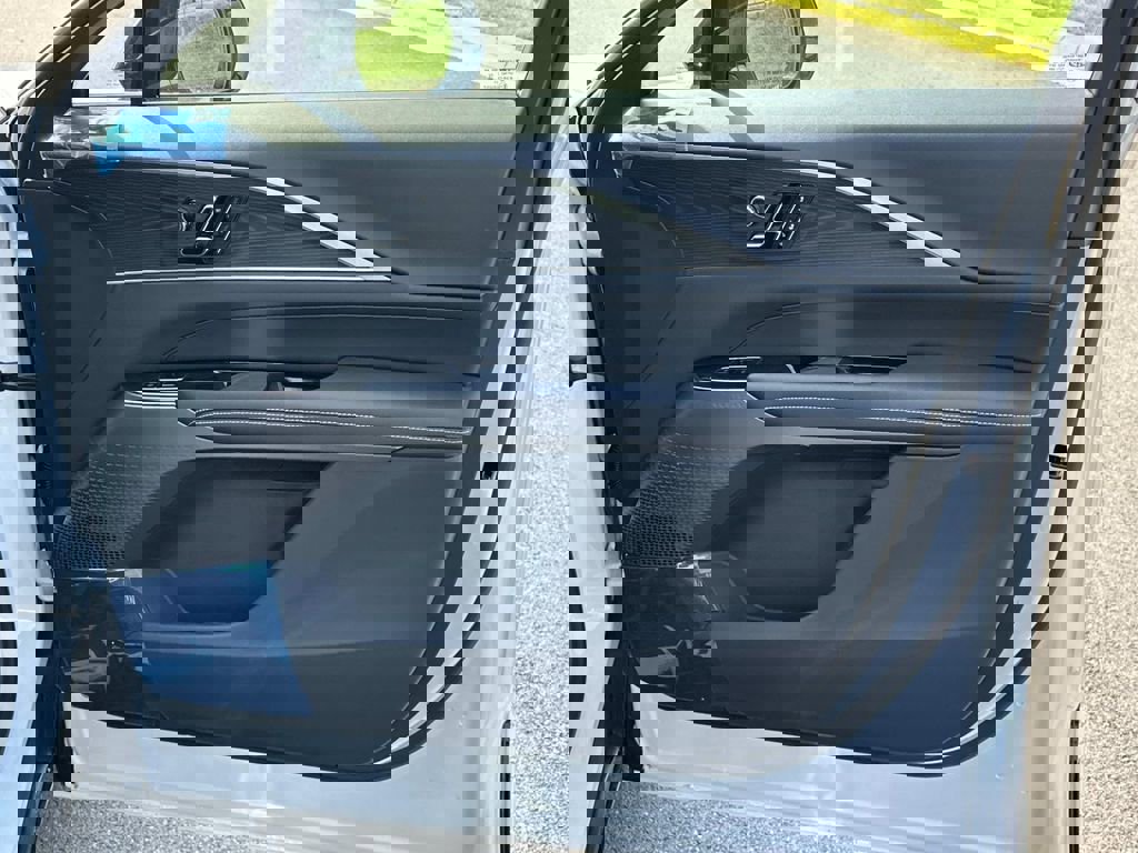 New 2025 Cadillac Lyriq Sport image 8