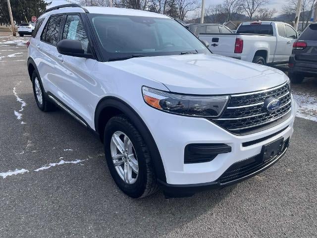 Used 2020 Ford Explorer XLT w/ Comfort Package AWD/4WD image 2