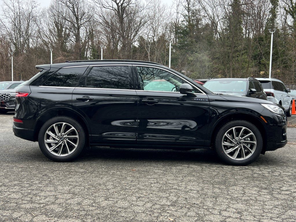 New 2026 Lincoln Corsair Grand Touring AWD/4WD image 3