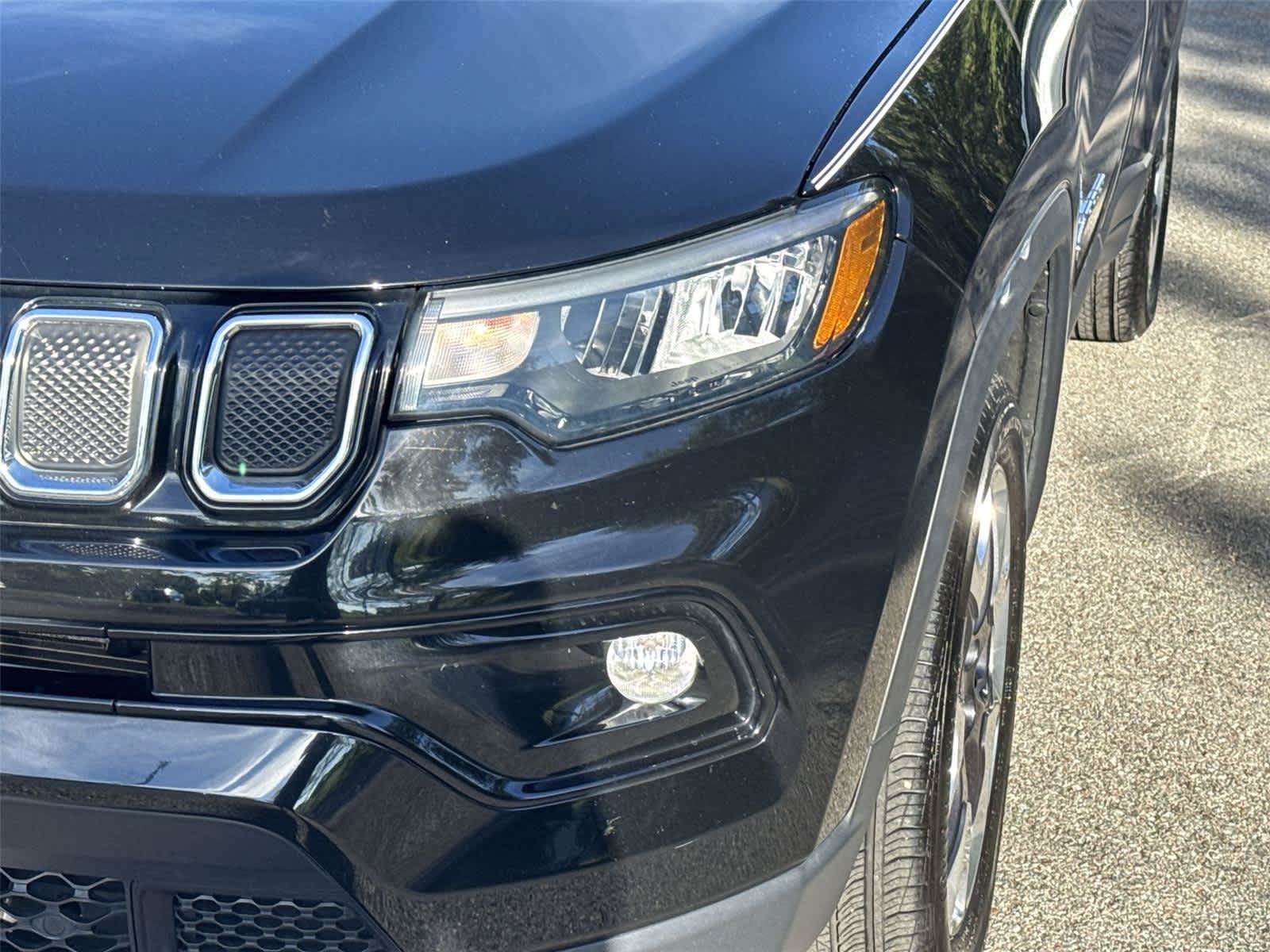 Used 2022 Jeep Compass Limited AWD/4WD image 8