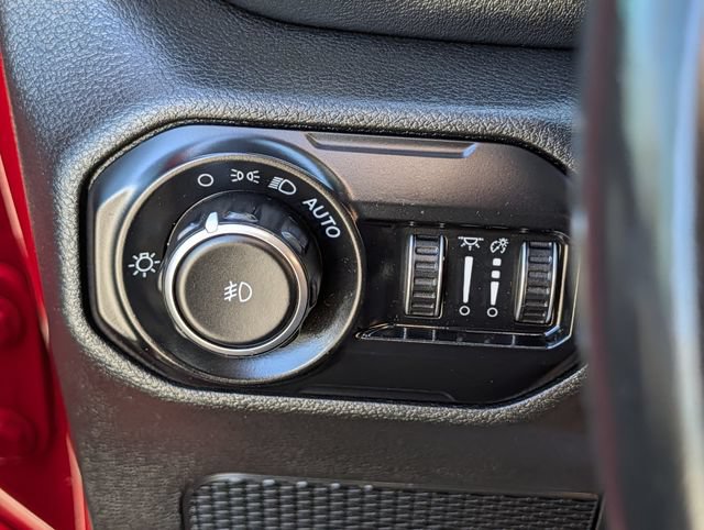 Used 2021 Jeep Wrangler Unlimited Sahara AWD/4WD image 22