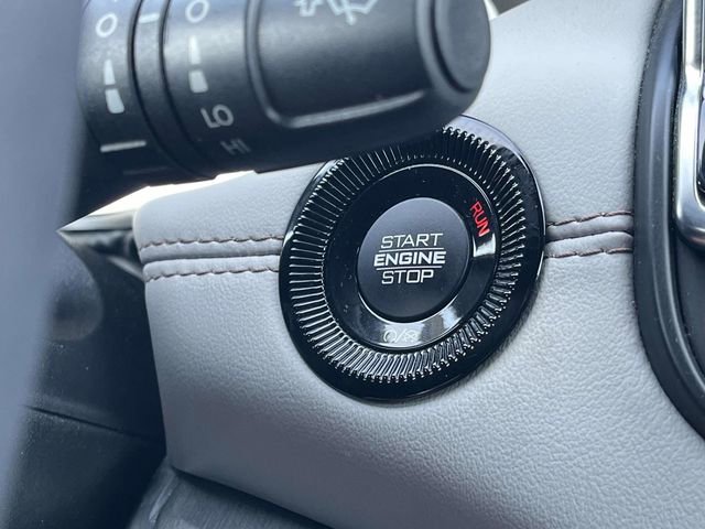 Used 2023 Jeep Compass Limited image 32