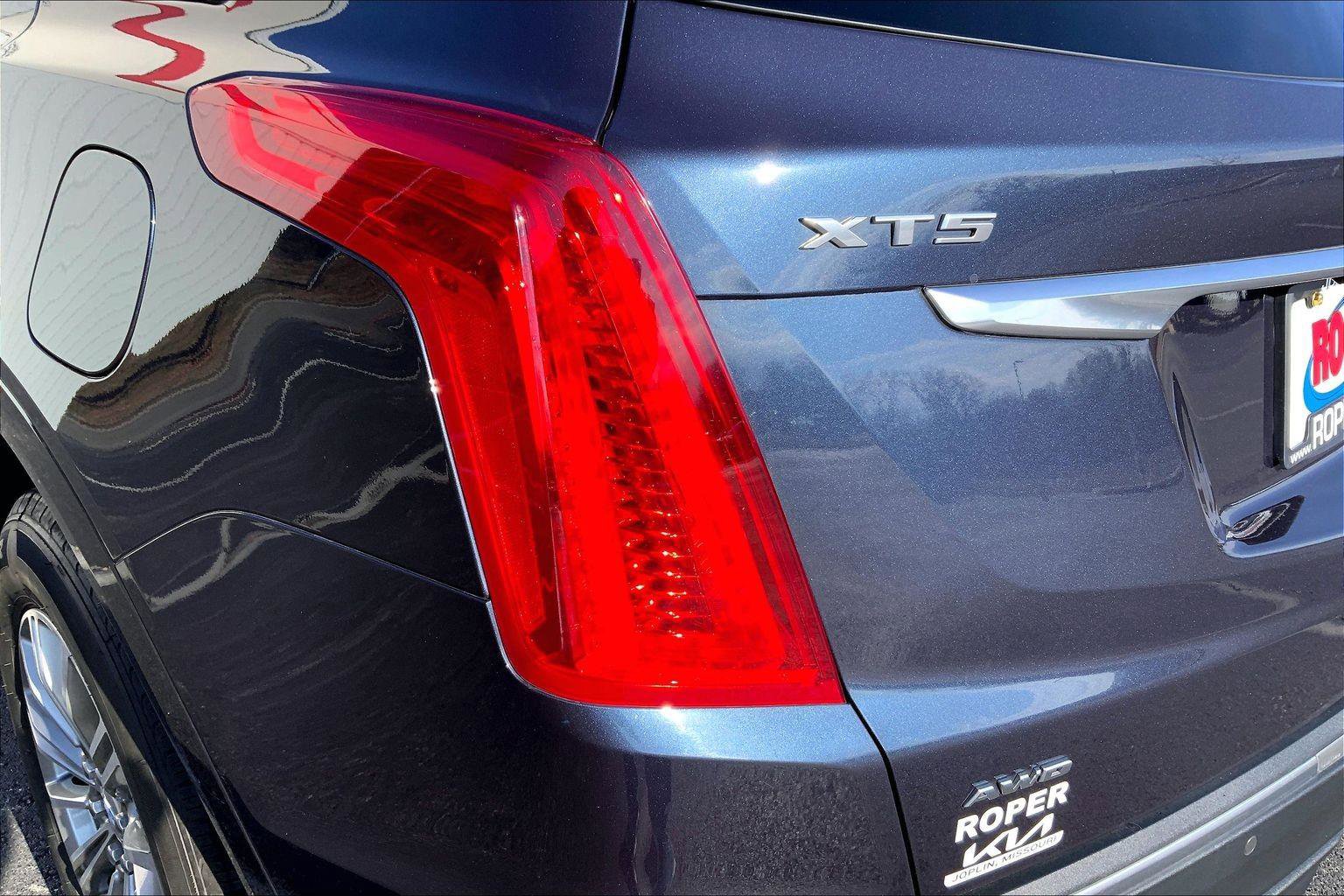 Used 2018 Cadillac XT5 Luxury w/ Driver Awareness Package image 26