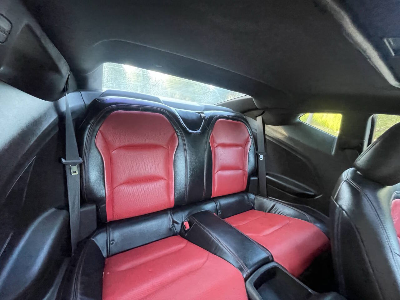 Used 2019 Chevrolet Camaro SS w/ Black Appearance Package RWD image 19