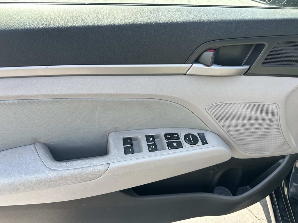 Used 2018 Hyundai Elantra Value Edition FWD image 15