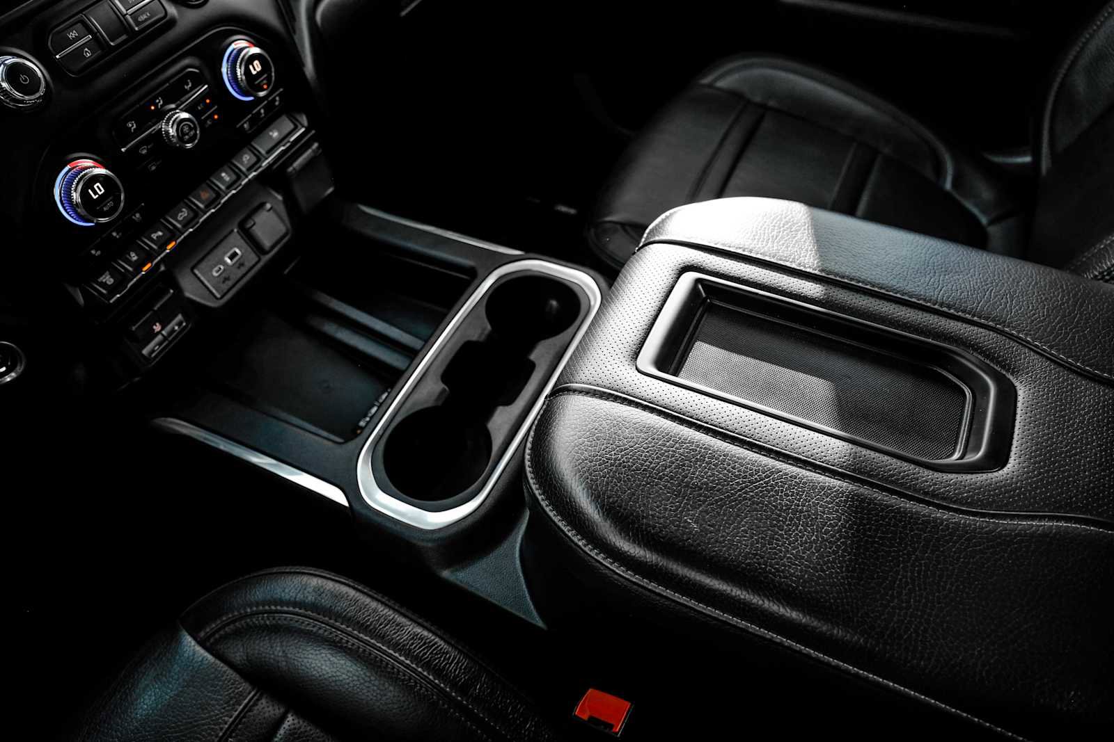 Used 2022 GMC Sierra 3500 Denali w/ Denali Ultimate Package AWD/4WD image 23