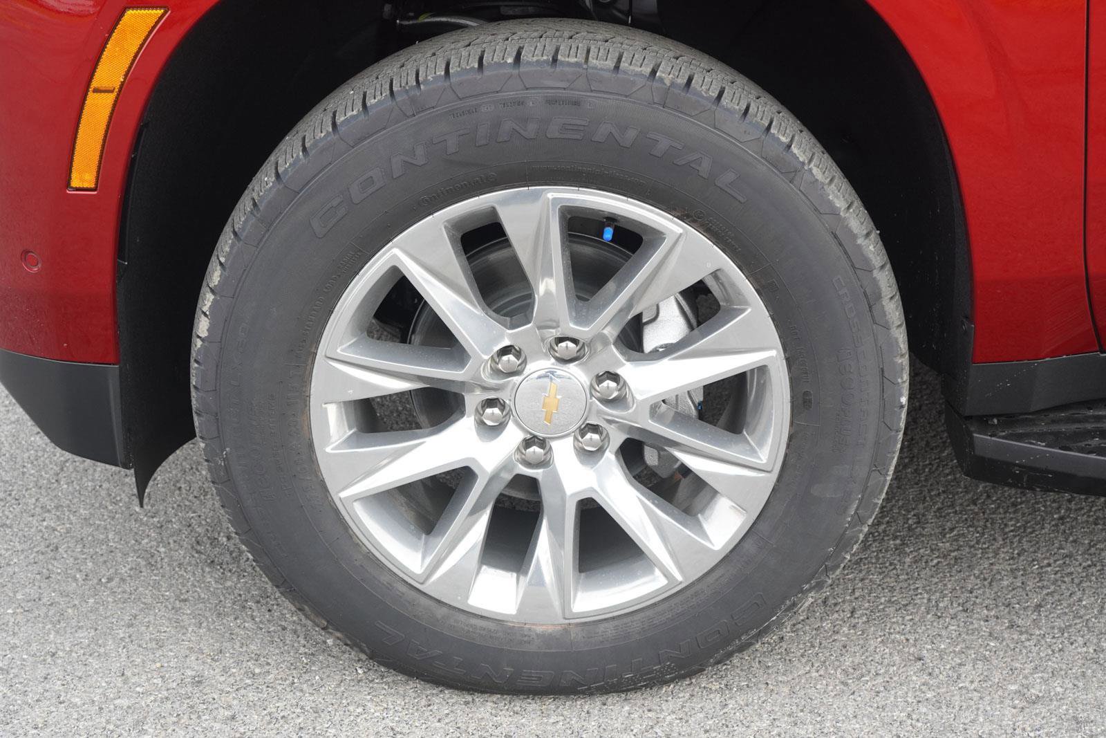 New 2026 Chevrolet Suburban Premier image 10