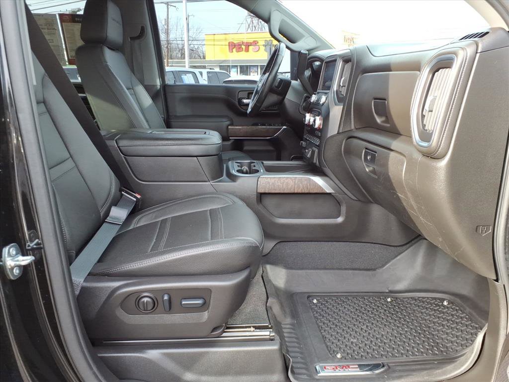 Used 2022 GMC Sierra 3500 Denali w/ Denali Black Diamond Edition image 11