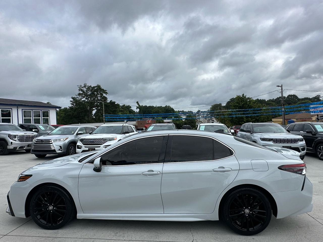 Used 2023 Toyota Camry XSE w/ Navigation Package FWD image 4
