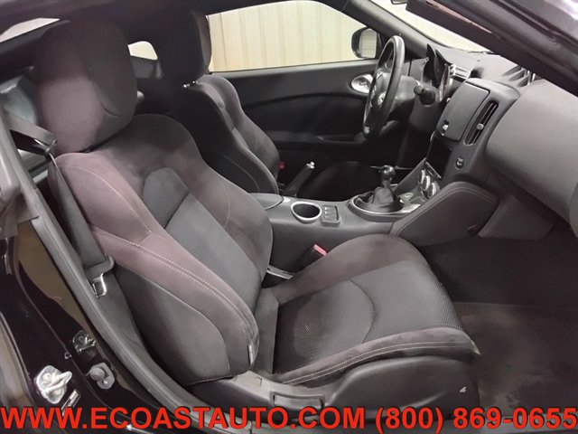 Used 2017 Nissan 370Z Coupe RWD image 13