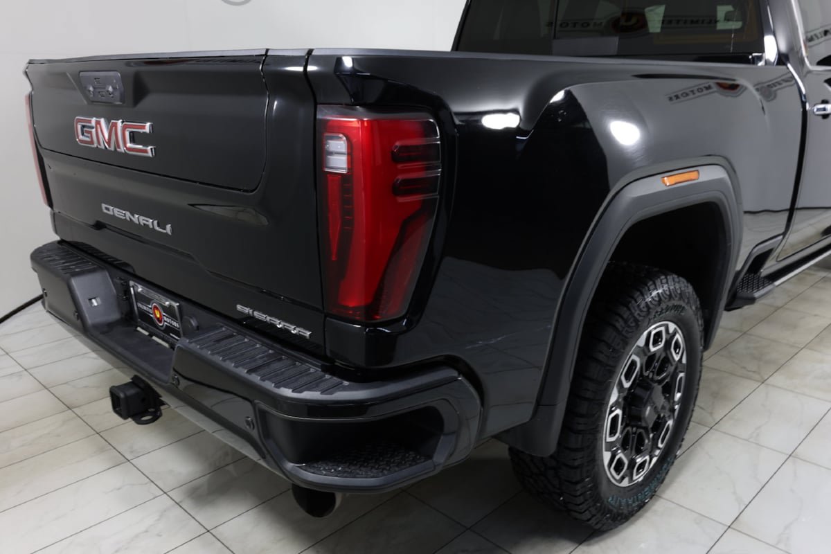 Used 2024 GMC Sierra 2500 Denali AWD/4WD image 43