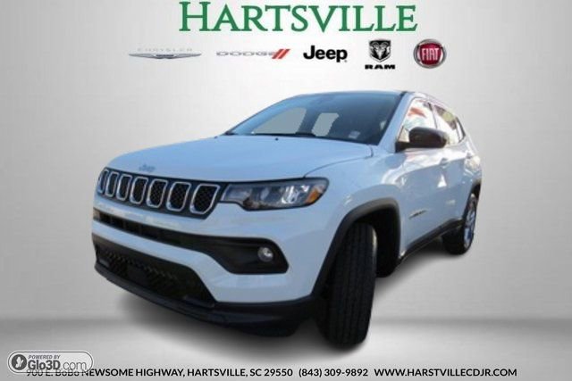 New 2024 Jeep Compass Latitude image 2