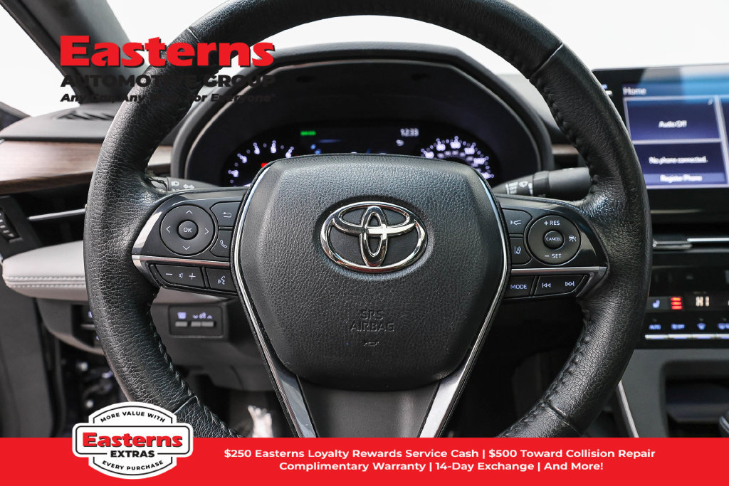 Used 2022 Toyota Avalon XLE w/ Moonroof Package FWD image 11