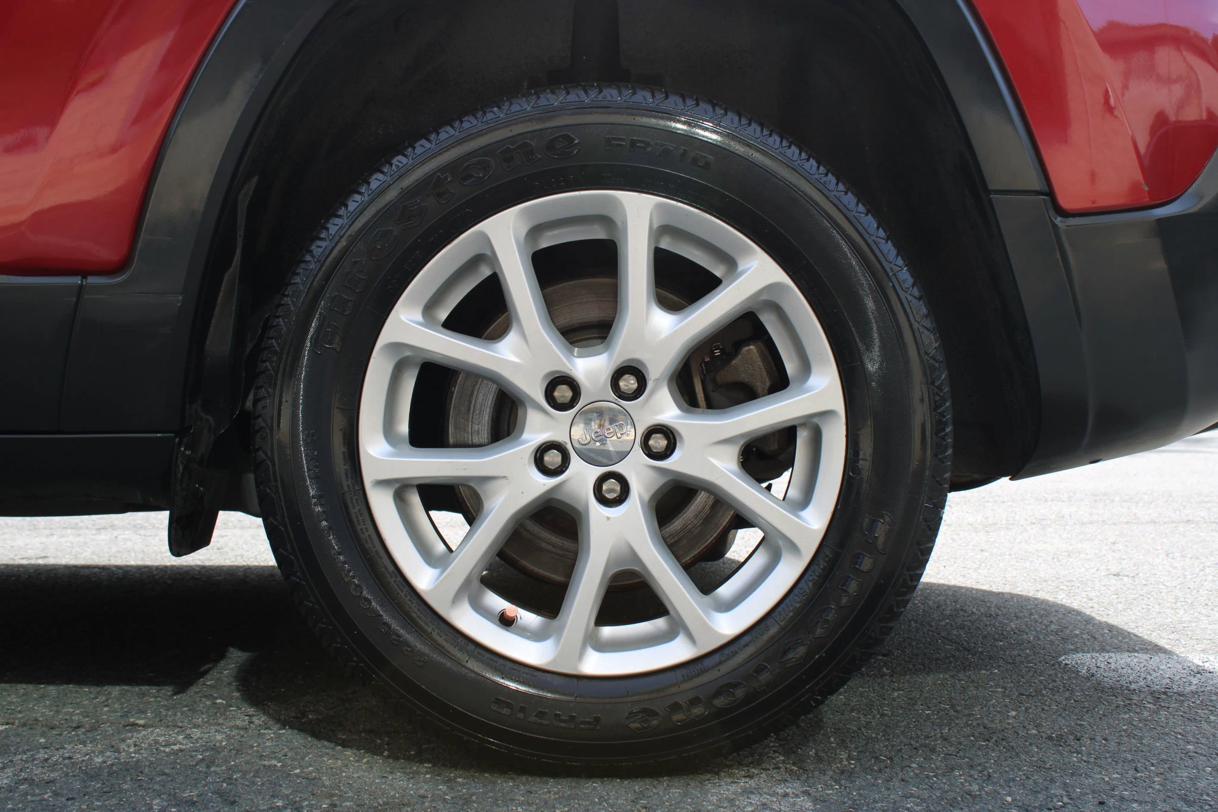 Used 2017 Jeep Cherokee Latitude w/ Comfort/Convenience Group image 28